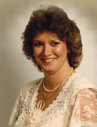 Paula Brummett's Instagram, Twitter & Facebook