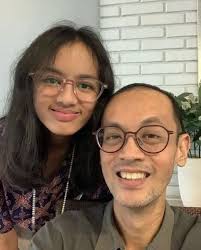 Potret Kebersamaan Dewi Lestari dengan Reza Gunawan, Sebelum Sang Suami  Terserang Stroke
