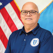 top long-term and new employees recognizing