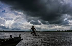 Weather Update :তুমুল বৃষ্টিপাত, উথালপাথাল হাওয়া, উত্তাল সমুদ্র, বড়  দুর্যোগ আশঙ্কা? বড় আপডেট IMD কলকাতার | West Bengal Weather Update Deep  depression On Bay Of Bengal IMD ...