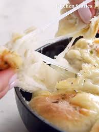 Gefullte Pizzabrotchen Rezept Mit Video Kitchen Stories Rezept Gefullte Pizzabrotchen Rezepte Pizzabrotchen