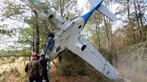 A subreddit for videos of plane crashes and other aviation accidents. Husband Wife 2 Dogs Survive North Carolina Plane Crash Thanks To Parachute