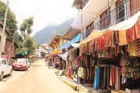 6 Amazing Shopping Places To Shop In Kullu And Manali 2020 Situated on the beas river (vyaas in hindi) and near its source. shop in kullu and manali 2020