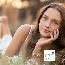 Congrats Angel George, your image hit Senior Muse ICON status and will be  published in their Best of 2025 Magazine early next year! #senior2025  #seniormuse 📸🎓