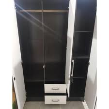 Model pintu terlihat minimalis mewah dengan dove tambahan cermin. Promo Lemari Pakaian 3 Pintu Gantung Kaca Kunci Modern Minimalis Hitam Putih Lemari Furniture Interior Rumah Tangga Bukalapak Com Inkuiri Com