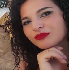 Raffo io pensavo che costasse di più un tuo MURALES! Allora continuo a  ribadire che ancora oggi mi ritengo l'artista del popolo,sono alla portata  di tutti. L'unica cortesia in messaggi mi spiegate