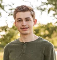 Ten high school students earn associate degrees from MPCC