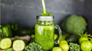 Chaque fruit et légume vous apporte des bienfaits : Concombre Celeri Kale Tous Les Bienfaits Des Jus Verts Bio A La Une