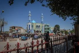 Nur wenige stunden zuvor war die provinzhauptstadt kunduz in die hände der islamisten gefallen. Ein Tag An Der Kreuzung Sayami De