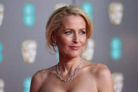 Gillian started her career as a member of an amateur actor group while at high school. Gillian Anderson Is No Longer Wearing A Bra For Comfort