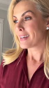 Reta final do ano por aqui! 🎄 Entre trabalhos, gravações e a correria do  dia a dia, ainda sobrou um tempinho pra estudar com o Alezinho 📚💛, Corre  pro canal pra ver como foi esse dia!, #AnaHickmann ...