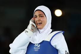 وأضاف أحمد ملاك، خلال برنامج. Ø§Ù„Ø¨Ø·Ù„Ø© Ø§Ù„Ø£ÙˆÙ„Ù…Ø¨ÙŠØ© Ù‡Ø¯Ø§ÙŠØ© Ù…Ù„Ø§Ùƒ Ù„Ø¹Ø¨Øª Ø¨Ø§Ø³Ù… ÙØ±Ù†Ø³Ø§ Ùˆ Ù…ÙˆÙ‚Ù Ø¥Ù†Ø³Ø§Ù†ÙŠ Ø±Ø§Ø¦Ø¹ Ù„Ù† ÙŠØªÙƒØ±Ø± ÙÙŠ ØªØ§Ø±ÙŠØ® Ø§Ù„Ø±ÙŠØ§Ø¶Ø©