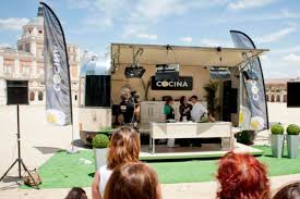A través de entrevistas e innovadoras recetas, aprenderemos. La Caravana De Canal Cocina Llega A Aranjuez Para Grabar El Programa Hoy Cocina El Alcalde Huerta De Aranjuez