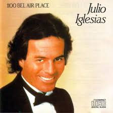 Las 22 mejores portadas de los discos de Julio Iglesias