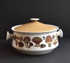 Vintage Oven Proof Casserole Dish With Lid Scandinavian Style In 2021 Vintage Oven Mushroom Decor Casserole Dishes
