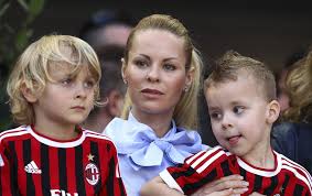 Zlatan ibrahimović's amazing wife helena seger (2018). Quiz Wie Gut Kennst Du Den Fussballgott Zlatan Ibrahimovic