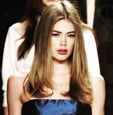 Doutzen Kroes En 20 Inspirations Coiffures Coiffure Des Annees 90 Coiffure Maquillage Des Annees 90