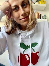 Abby Everett's Instagram, Twitter & Facebook