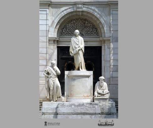 Museum From Home A standing figure of Warren Hastings on pedestal, Governor of the Presidency of Fort William (1772-74) and first Governor General of Bengal (1774-85), clad in toga with an extended