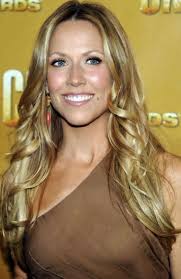 Sheryl crow;-She was inducted into the Rock and Roll Hall of Fame in 2023,  cementing her status as a musical legend.🤘❤️🎸🌐🌠🎤 #sherylcrow  #rocknroll #music #Queen #rockandroll #BelieveInYourself #rockyourlife  #rocklegends