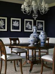 Traditional Blue And White Vases Dining Room Table Centerpieces Dining Room Table Decor Dining Room Blue