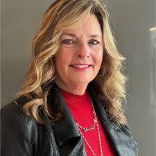 Darlene Lavalley's Instagram, Twitter & Facebook