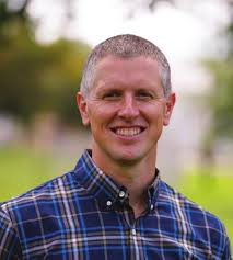 Indivisible Sauk Prairie opposes Senator Johnson's vote, protests at  Madison office