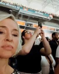 Donna Corris's Instagram, Twitter & Facebook