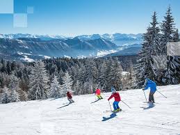 Une station de ski hiver comme été, grâce à son glacier les 2alpes est une ville plutôt touristique. Ski Pas Cher En France Les 18 Stations De Ski Les Moins Cheres Kayak