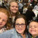 Tracey Rosenthal's Instagram, Twitter & Facebook