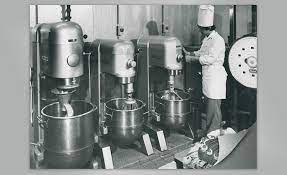Their constant innovation has led to the creation of hundreds of different products with even more applications throughout any commercial kitchen. Geschichte Hobart