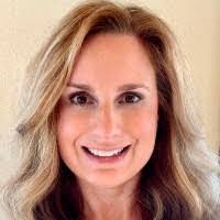 Lisa Burdick's Instagram, Twitter & Facebook