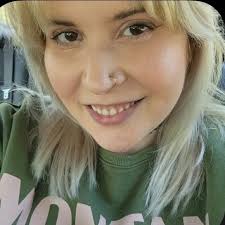 Amanda Hugankiss's Instagram, Twitter & Facebook