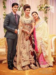 Divyanka tripathi family with husband, parents, brother and sister photos subscribe to our channel: Divyanka Tripathi With Her Mother And Brother At Her Wedding Reception In Chandigarh Bollywood F Indian Bridal Outfits Bridal Outfits Indian Wedding Outfits
