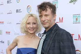 Metacritic tv reviews, hung, ray drecker's (thomas jane) life is a mess: Anne Heche Dating Former Hung Co Star Thomas Jane