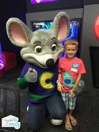 10 Chuck E Cheese Party Tips Chuck E Cheese Family Fun Modern Family