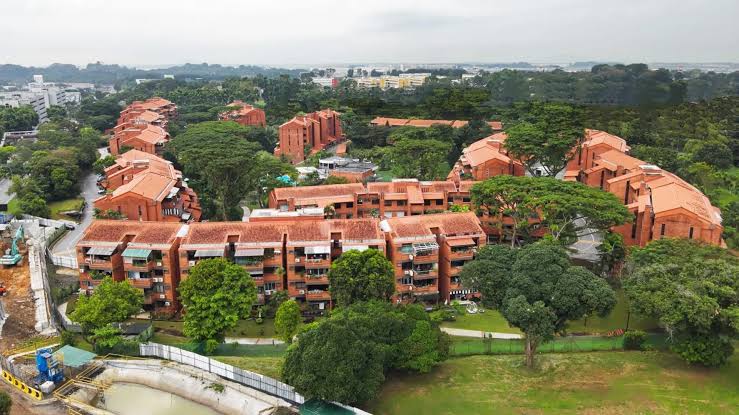 Loyang Valley owners make third try for en bloc sale at S$880 million - The Business Times