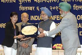 On wednesday, kom, who won a bronze medal for india at the 2012 london olympics, lost to colombia's ingrit valencia in a controversial manner that saw her campaign in the showpiece event come to an abrupt end. File Manmohan Singh Honours Smt Mary Kom The London Olympic Bronze Medal Winner At The All India Conference Of Directors Generalinspectors General Of Police 2012 In New Delhi The Union Home Minister Jpg