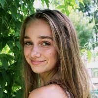 Mary Abrams's Instagram, Twitter & Facebook