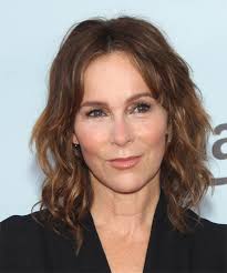 Prefer to grow out your hair and rock longer locks? Jennifer Grey Hairstyles Hair Cuts And Colors