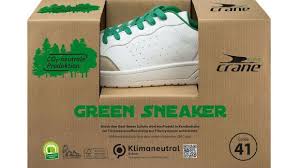 Lebensmittel bestimmen längst nicht mehr alleine das angebot. Nachhaltigkeit In Der Mode Aldi Sud Lanciert Klimaneutralen Sneaker