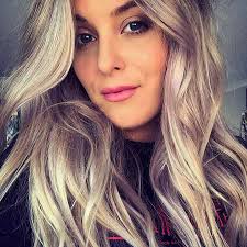 Wear it back in a pretty half updo like the one pictured here for a modern flair for this timeless color! Ultra Blonde Conditioner Muvo