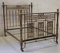 sold price koperen bed met bloemenmotief winfields limited 1900 buitenmaat lengte 210 cm breedte 158 cm binnenmaat lengte 195 cm breedte 150 cm september 4 0120 1 30 pm cest