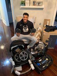 Giannis antetokounmpo filled this rookie's entire car with popcorn. Giannis Ugo Antetokounmpo On Twitter Thank You Nuna Usa For Amazing Christmas Gift Me And Mariahdanae15 Love The Car Seat And The Stroller Fatherhoodhasmelike Https T Co 2mu6hjcrxn