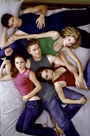 James lafferty as nathan scott (22 episodes) bethany joy galeotti as haley james scott (22 episodes) sophia bush as brooke davis (22 episodes) austin nichols as julian baker (22 episodes) robert buckley as clay evans (20 episodes) shantel vansanten as quinn james (20 episodes) jackson brundage as jamie scott (18 episodes) lee norris as mouth. Bild Zu Sophia Bush One Tree Hill Bild Bethany Joy Lenz Chad Michael Murray Hilarie Burton James Lafferty Sophia Bush Filmstarts De