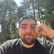 Can someone tell me what is that red square next to the speed?