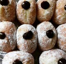 Made with simple ingredients in your own home, these homemade nutella donuts will change your life. Kuali Mama Smlm Ada Akk Ni Tanya Ada Beza X Bomboloni Facebook