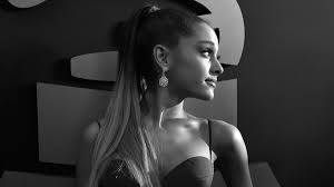 Ariana grande outfits ariana grande 2018 ariana grande behang mooie meisjes beroemde zangers prachtige vrouwen foto poses beroemdheden. Ariana Grande Wallpaper Desktop