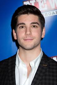 Photos: Extra! Extra! NEWSIES Casts Unite to Celebrate Film Premiere