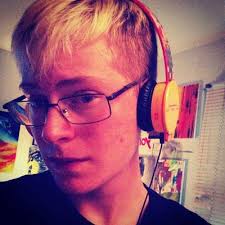 Bradley Murphy (@runningongay)